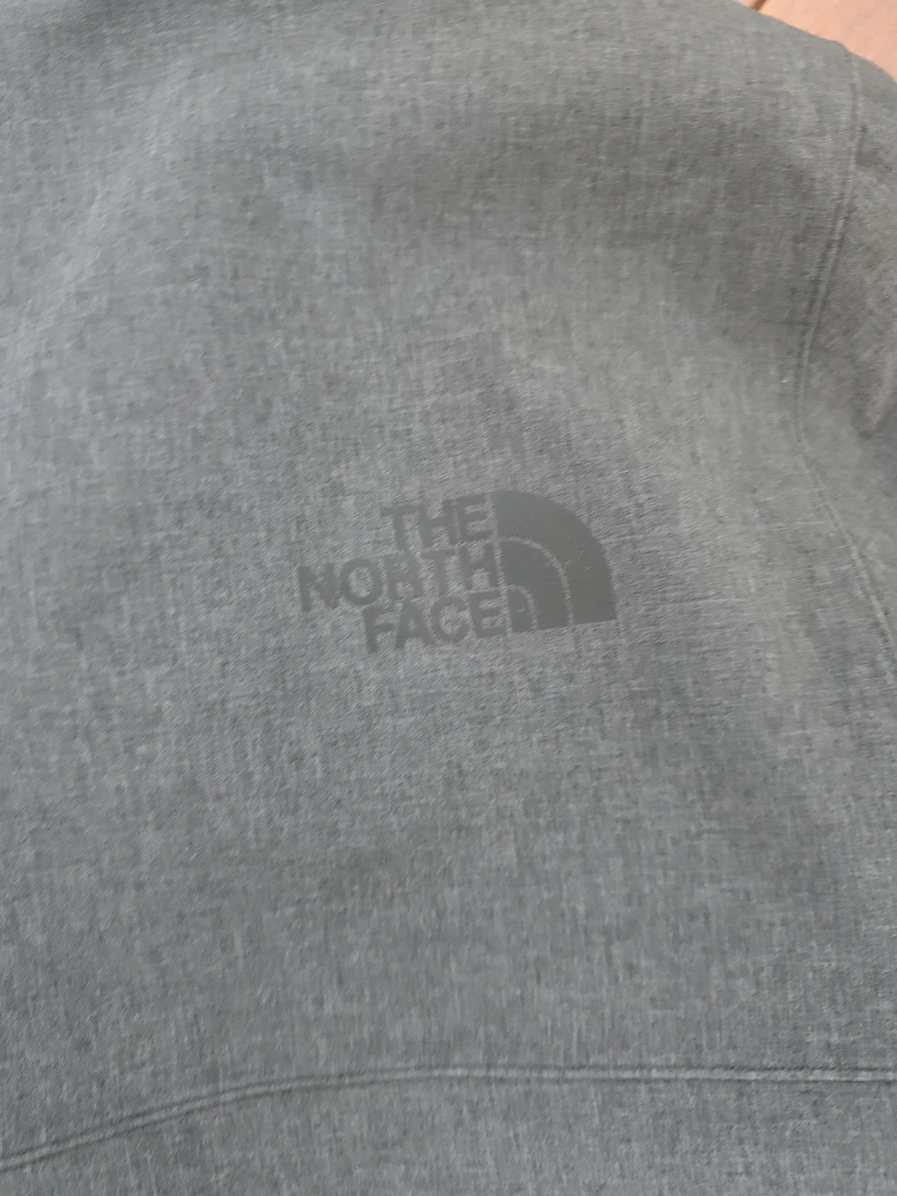 The North Face Men's Medium Apex Flex DryVent Softshell Jacket Grey